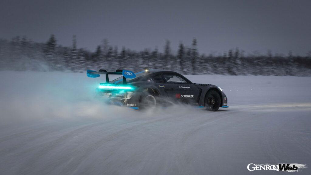 「フル電動レーシングポルシェ「GT4 eパフォーマンス」が北極圏でパフォーマンス発揮「新たにドリフト機能を追加」」の15枚目の画像