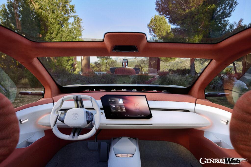 次世代SAVを予告する「BMW ビジョン ノイエ クラッセ X」のインテリア。