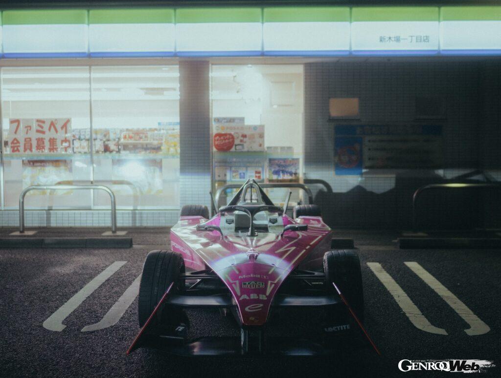 「東京E-Prixにスペシャルカラーを纏った「99X エレクトリック」がアピールするポルシェとタグ・ホイヤーの関係」の1枚目の画像