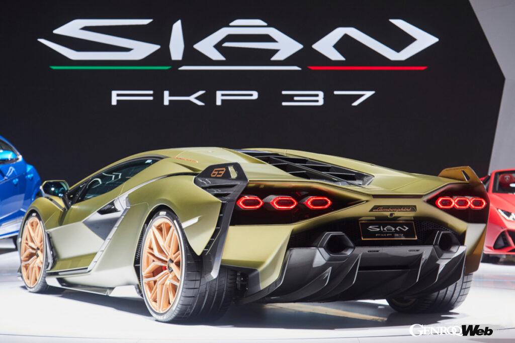 「ランボルギーニ初の公道走行可能なハイブリッドスーパースポーツ「シアンFKP 37」【ランボルギーニ ヒストリー】」の4枚目の画像