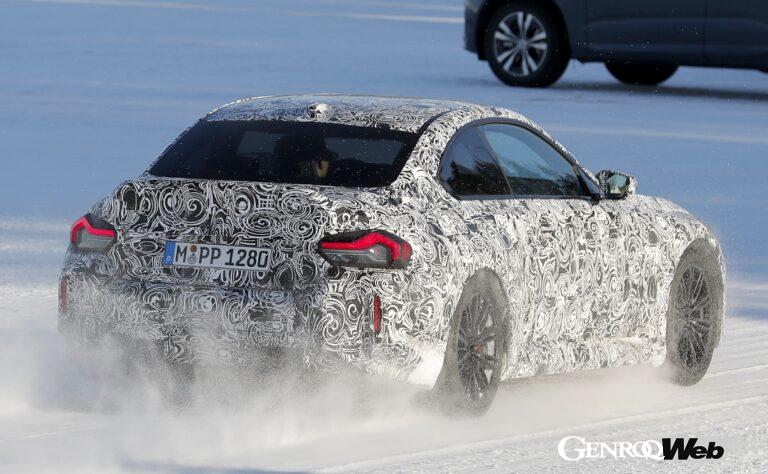 「BMW M2 CS」の新型が北極圏近くでウインターテストを行っている様子を目撃した。
