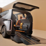 「車いすユーザーが求めるフル電動福祉車両「eヴィータ コンセプト」がデビュー「イアン・カラムがデザイン」【動画】」の2枚目の画像ギャラリーへのリンク