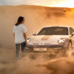 「F1参戦の期待がかかるアムナ・アル・クバイシが故郷UAEの砂漠を「ポルシェ 911 ダカール」で疾走【動画】」の1枚目の画像ギャラリーへのリンク