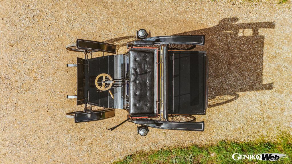 「メルセデス・ベンツの量産世界初4輪自動車「ベンツ モーター ヴェロシペード」が走行可能状態で披露」の3枚目の画像