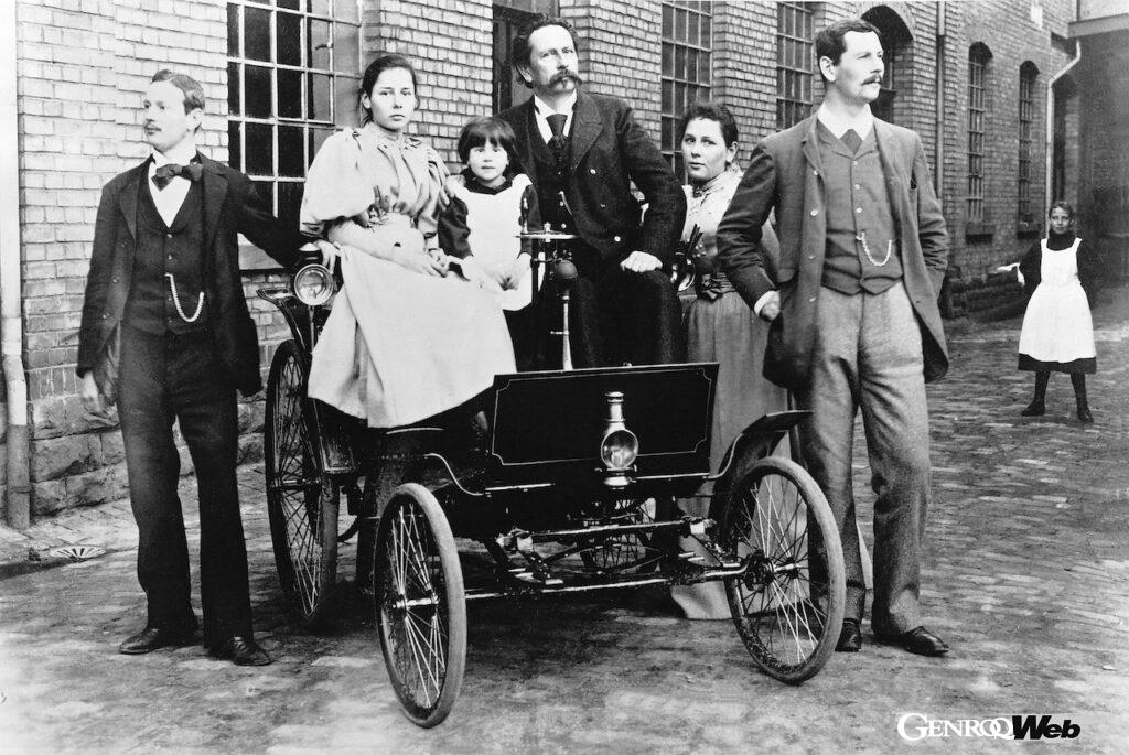 親しみを込めて「ヴェロ」と呼ばれたベンツ モーター ヴェロシペードは、マンハイムの工場において1902年までに約1200台が製造された。