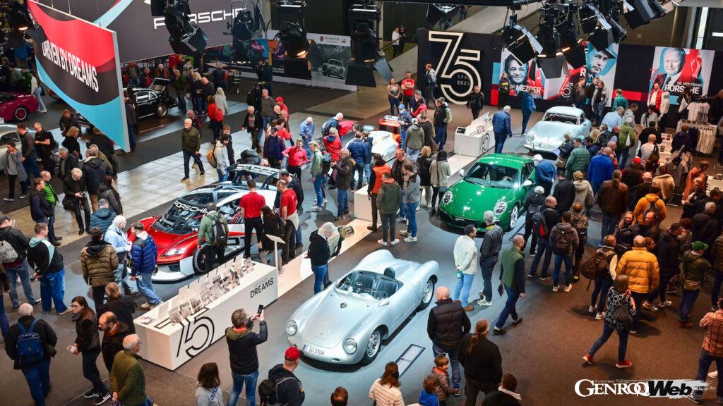 1974年にモータースポーツ由来のターボチャージャーを搭載した市販モデル、911 ターボをワールドプレミア。レトロクラシックで、50周年を祝う展示を行うことになった。