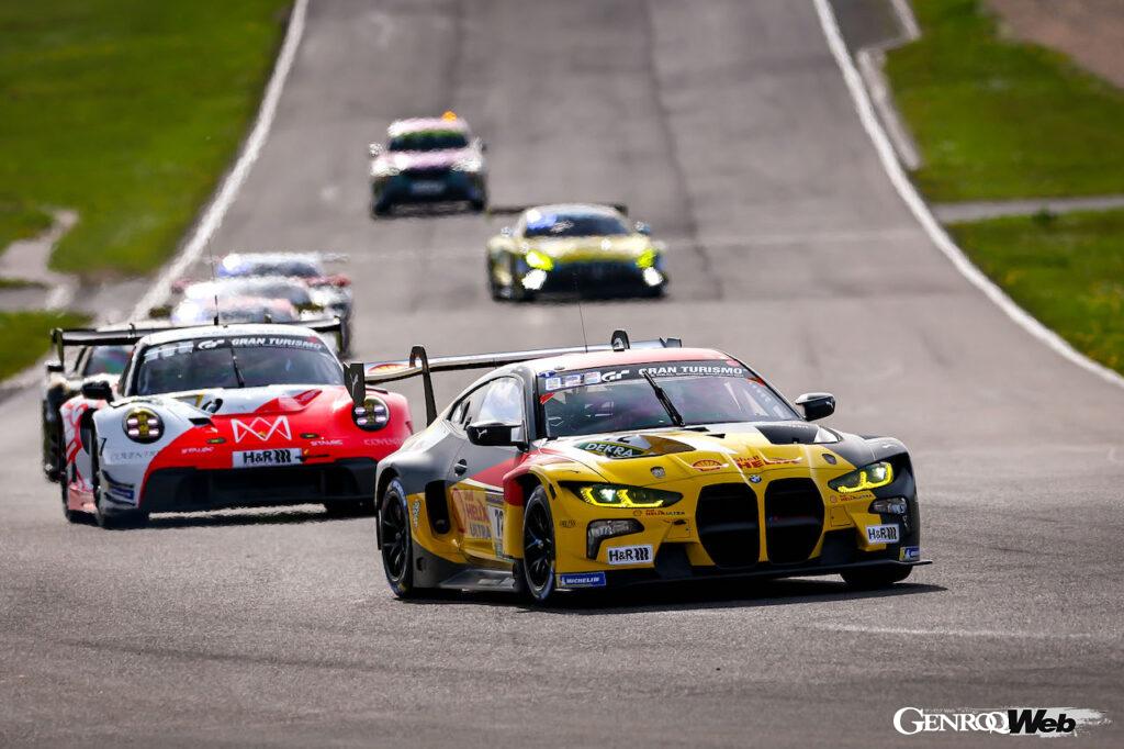 「3台の「BMW M4 GT3」がニュルブルクリンク24時間予選レースで上位入賞「24時間レース制覇に向けて上々の結果」」の13枚目の画像
