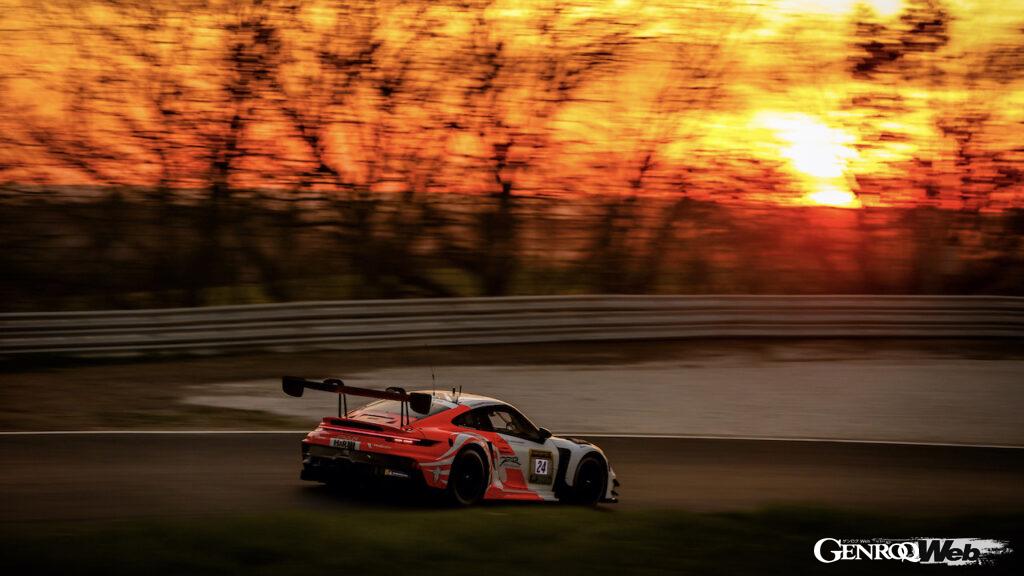 「ニュルブルクリンク24時間予選レースで「ポルシェ 911 GT3 R」ファルケン・モータースポーツ44号車が2連勝」の6枚目の画像