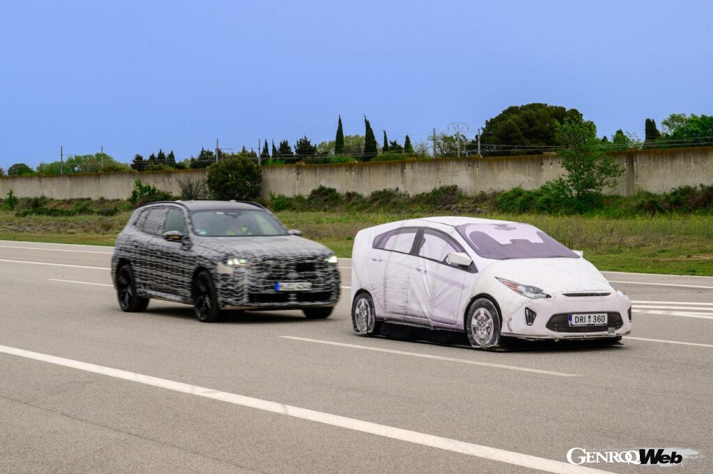 「数週間後にワールドプレミアされる4代目「BMW X3」が南仏ミラマスで最終テストを完了」の28枚目の画像