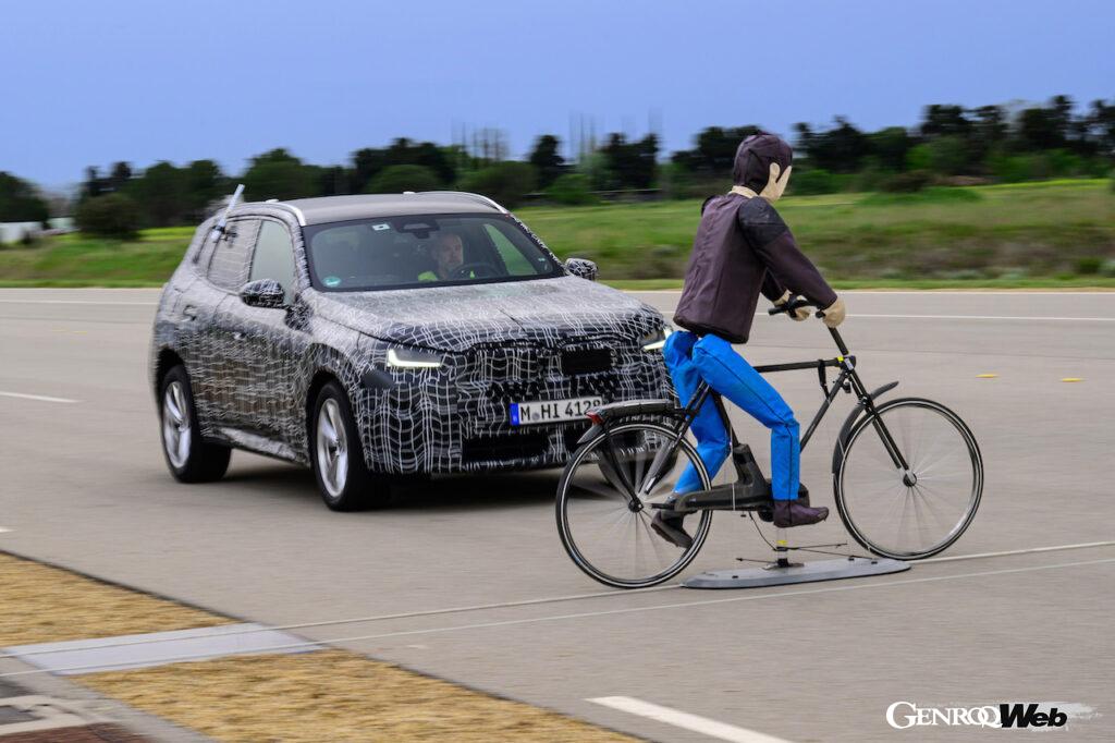 「数週間後にワールドプレミアされる4代目「BMW X3」が南仏ミラマスで最終テストを完了」の34枚目の画像