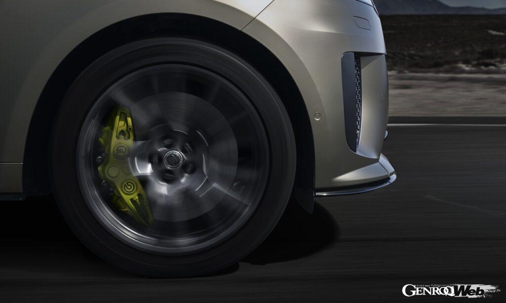 「ブレンボ製カーボンセラミックブレーキ装備の「レンジローバー スポーツ SV」がサーキットで耐久性能を証明」の2枚目の画像
