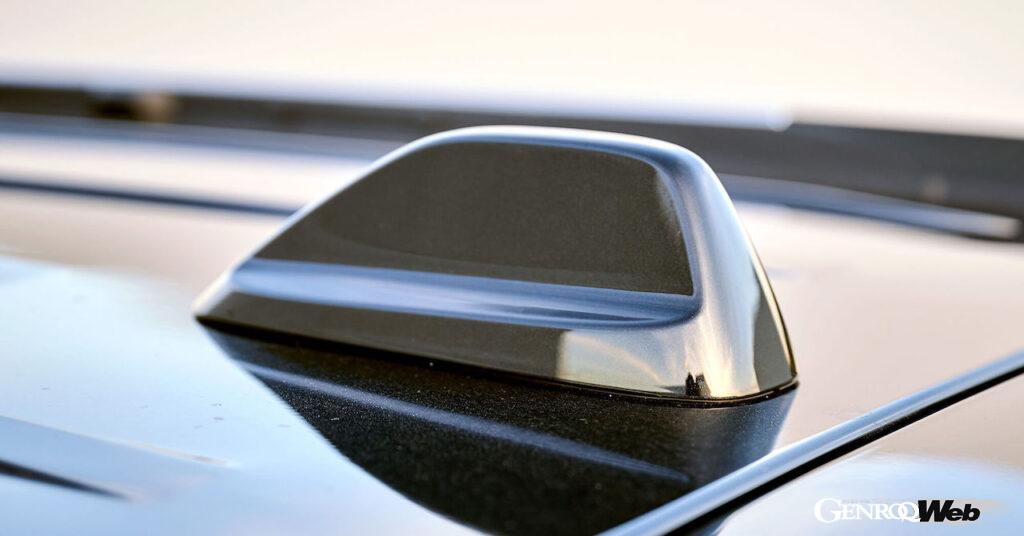 「特別仕様車「ジープ コマンダー オーバーランド」が200台限定デビュー「スウェード素材を使ったインテリア」」の7枚目の画像