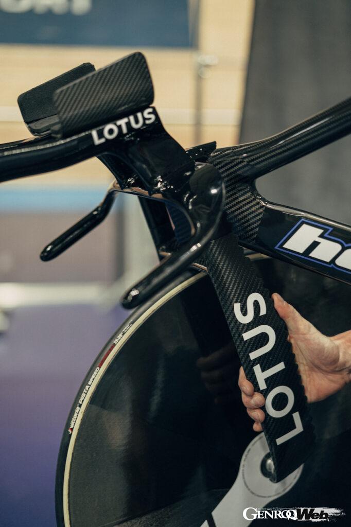「パリ五輪に向けてロータスが英国代表用「トラックバイク」を公開「ホープ・テクノロジーと共同開発」」の1枚目の画像