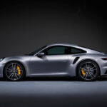 「最新「日産 GT-R」は「ポルシェ 911」にどこまで肉薄したか最強グレードでスペック比較」の5枚目の画像ギャラリーへのリンク