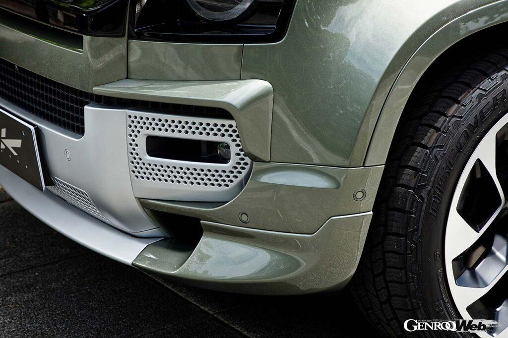 「英国車の気品を引き立てるカーンデザインのホイールを装着した「ランドローバー ディフェンダー90」」の6枚目の画像