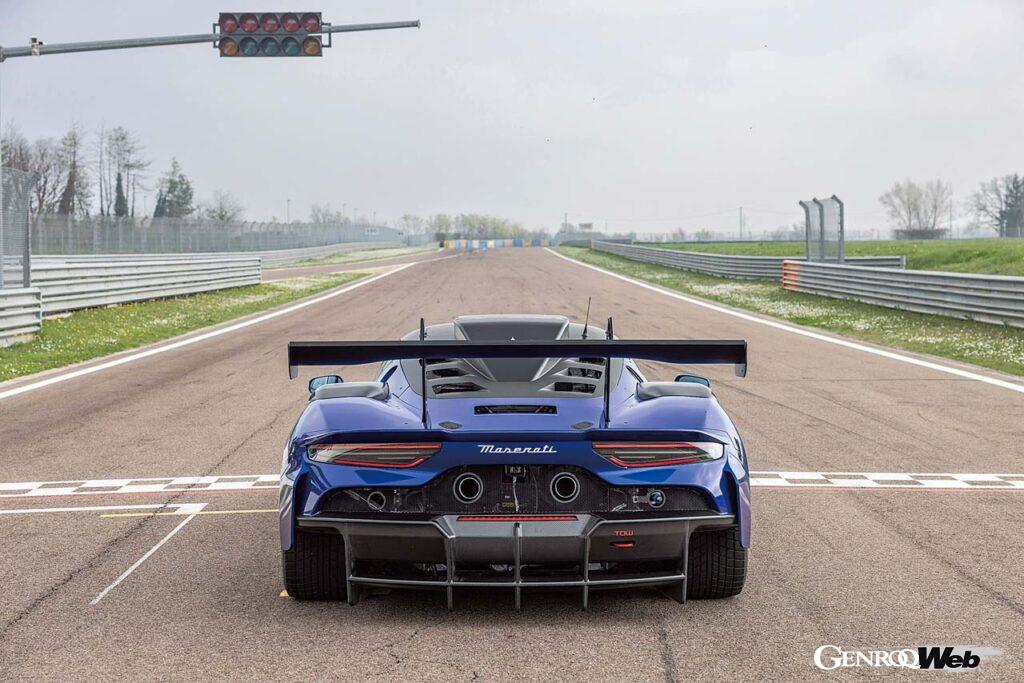 「本格レーシングカー「マセラティ GT2」にモデナのサーキットで試乗「目下欧州GT選手権で活躍中」」の2枚目の画像