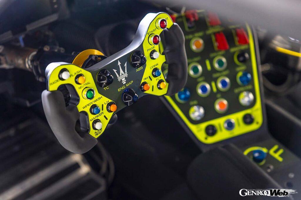 「本格レーシングカー「マセラティ GT2」にモデナのサーキットで試乗「目下欧州GT選手権で活躍中」」の5枚目の画像