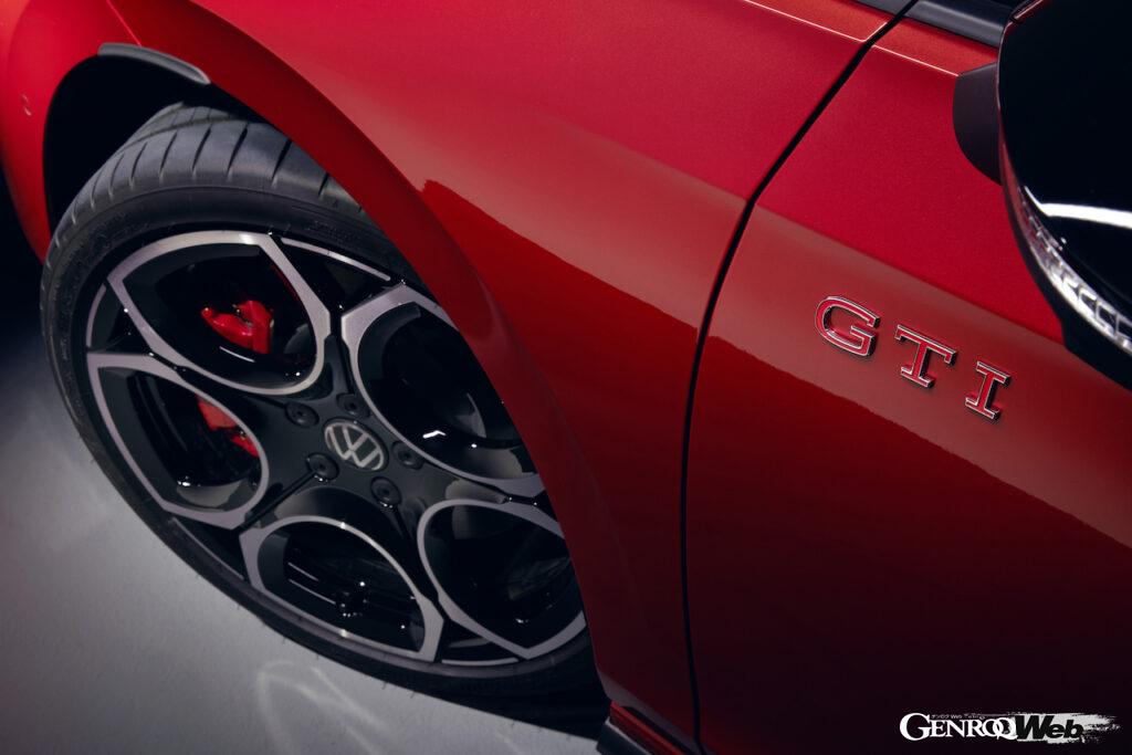 「改良新型「フォルクスワーゲン ゴルフ GTI」が欧州で販売開始「内外装をアップデートして最高出力265PSを発揮」」の4枚目の画像