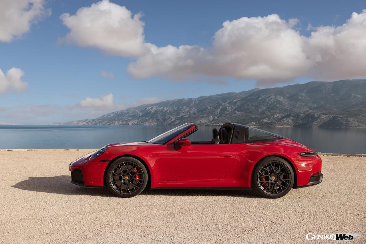 「新開発「T-ハイブリッド」を搭載した「ポルシェ 911 GTS」がデビュー「最高出力システム541PS」【動画】」の9枚めの画像