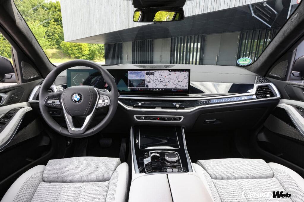 「1000万円級3列7人乗りSUV「アウディ Q7」と「BMW X5」をディーゼル搭載モデルで比較」の8枚目の画像