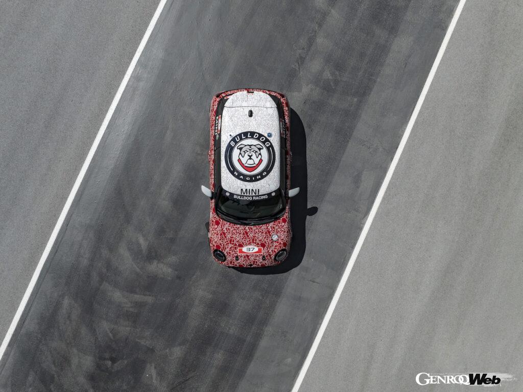 「秋の正式発表前に新型「MINI ジョン クーパー ワークス」がニュルブルクリンク24時間レースに出場」の20枚目の画像