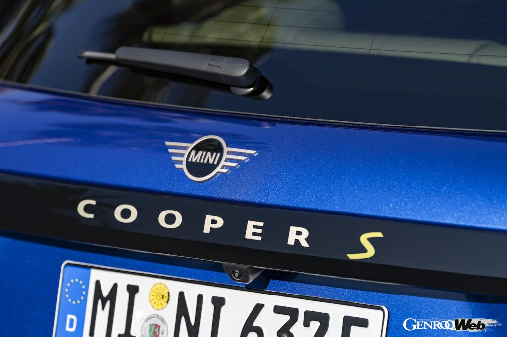 「フル電動MINIの「クーパー SE」に明快なコントラストをアピールする「フェイバード トリム仕様」」の33枚目の画像