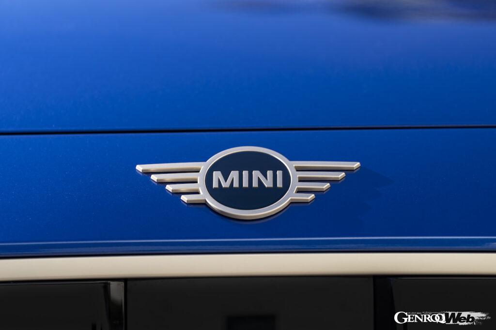 「フル電動MINIの「クーパー SE」に明快なコントラストをアピールする「フェイバード トリム仕様」」の34枚目の画像