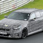 「【スクープ！】 3代目となる新型「BMW M5 ツーリング」がニュルブルクリンクでテスト走行」の1枚目の画像ギャラリーへのリンク