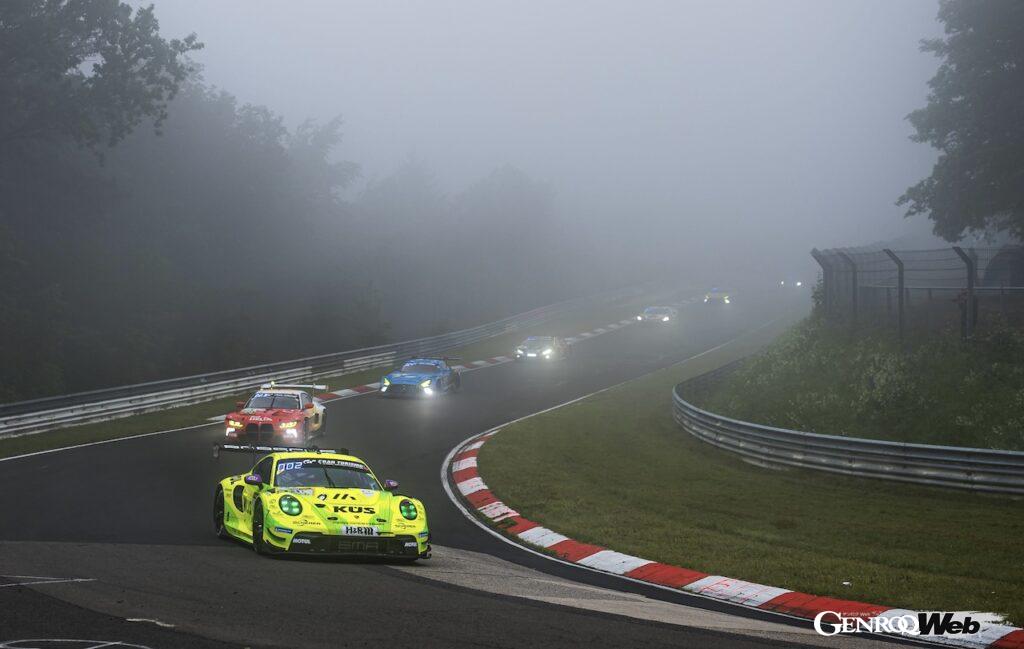 2024年のニュルブルクリンク24時間レースは、スタートから7時間後にコースに立ち込めた濃霧により、長時間の中断を余儀なくされた。