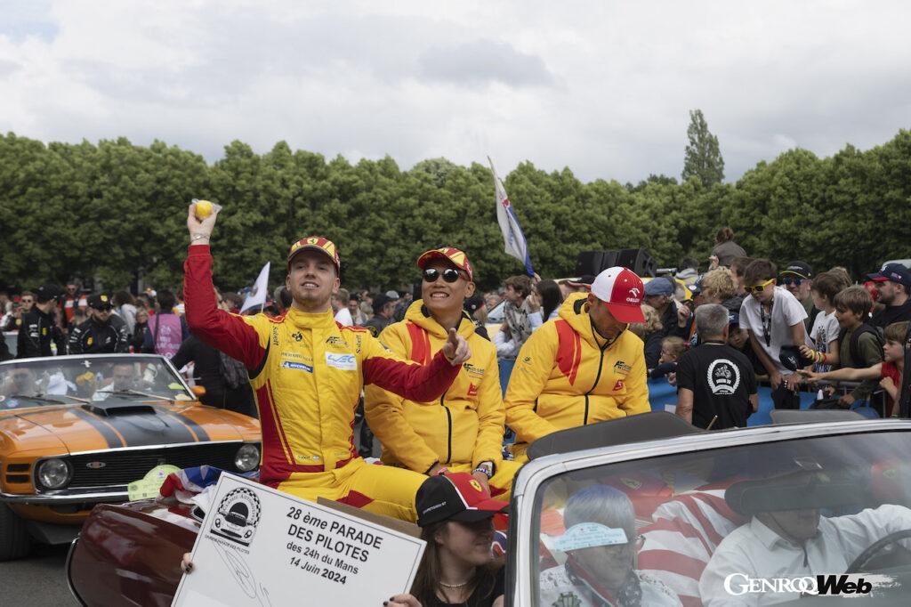 「ル・マン24時間レースを控えた「フェラーリ 499P」をドライブする9名のワークスドライバーがパレード」の3枚目の画像