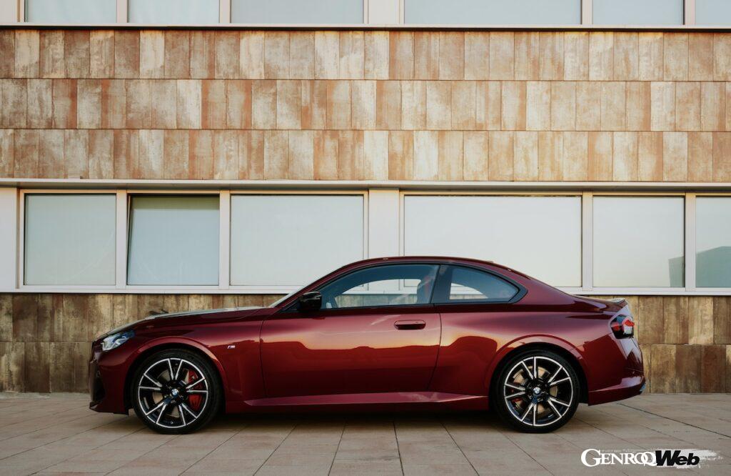 内外装に変更が施された「BMW 2シリーズ クーペ」改良新型のエクステリア。