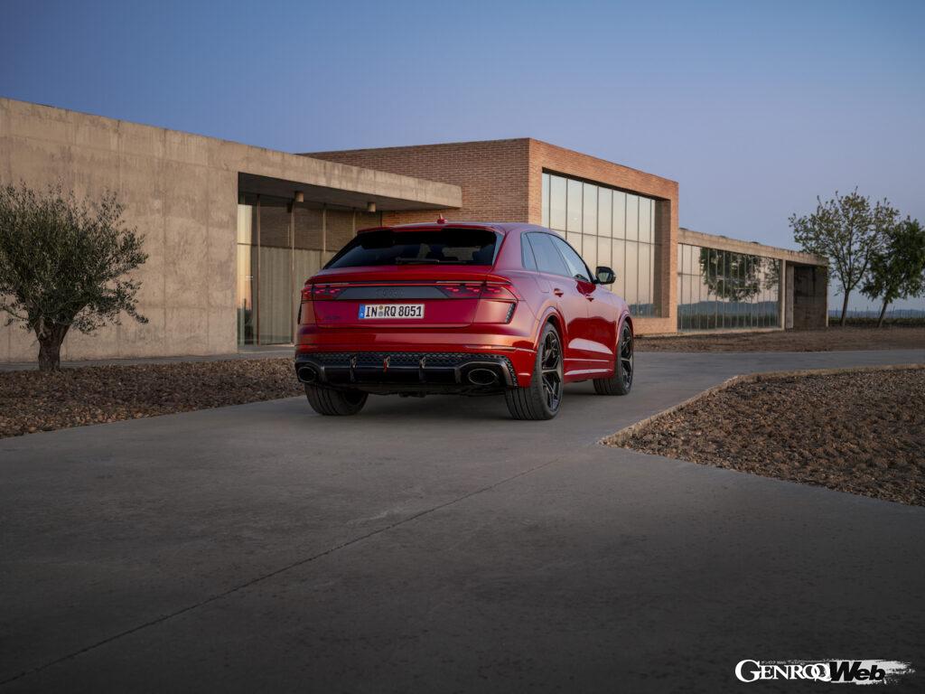 「アウディSUV史上最強を誇る「RS Q8 パフォーマンス」がデビュー「ニュルで市販SUV最速7分36秒698を記録」」の38枚目の画像