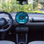 「新型MINIの新本命？フル電動「MINI Cooper SE」に試乗「ゴーカートフィーリングはどうなった？」」の3枚目の画像ギャラリーへのリンク