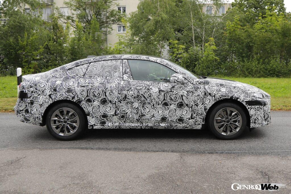 「「BMW 2シリーズ グランクーペ」プロトタイプはマイナーチェンジモデル？ それとも新型？【スクープ！】」の2枚目の画像