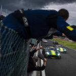 アクシデントが多発する厳しいレース展開となったスパ24時間レースにおいて、アストンマーティン ヴァンテージ GT3 007号車が総合優勝を飾った。