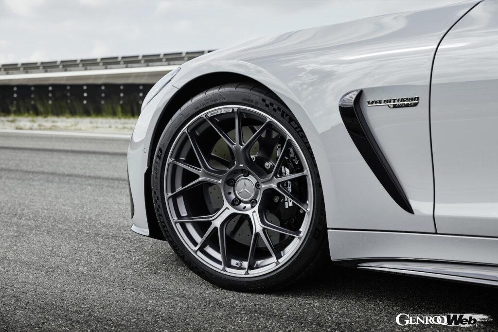 「新エアロ導入の「メルセデス AMG GT 63 プロ 4MATIC+」がデビュー「公道の快適性とサーキットの走行性能を両立」」の27枚目の画像
