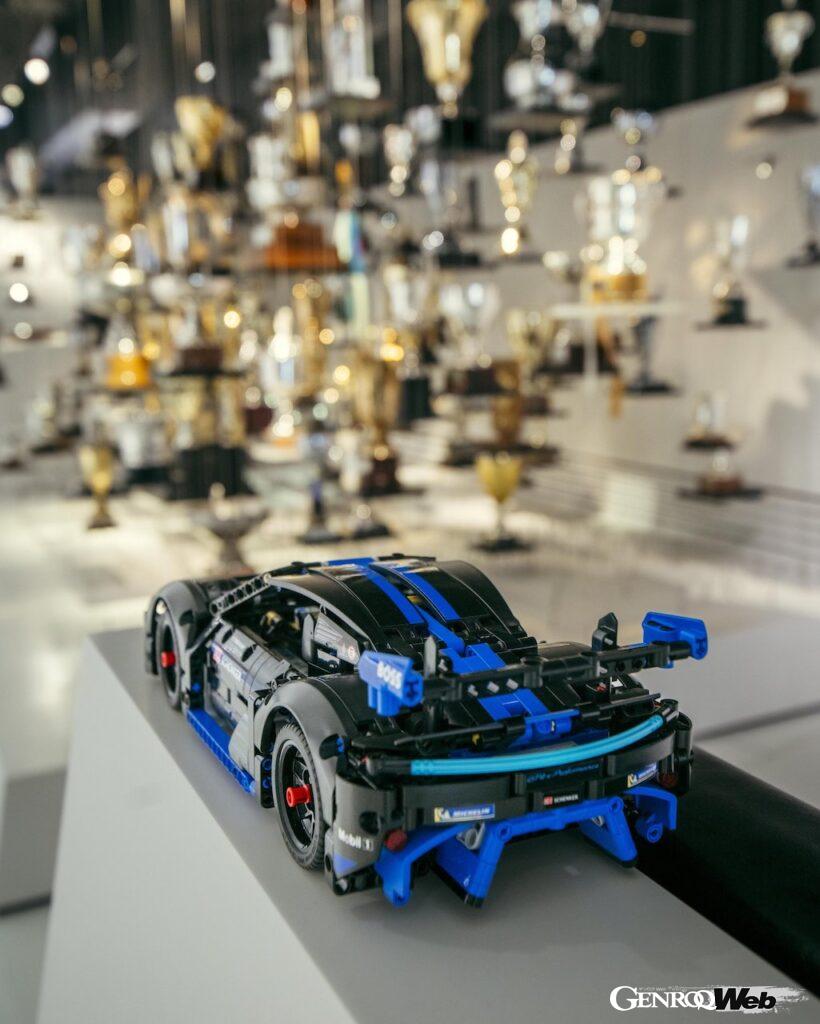 「精巧なメカニズムの「レゴ テクニック ポルシェ GT4 eパフォーマンス」が登場「ラジコンとして走行も」」の2枚目の画像