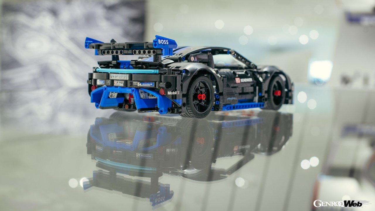 「精巧なメカニズムの「レゴ テクニック ポルシェ GT4 eパフォーマンス」が登場「ラジコンとして走行も」」の16枚めの画像