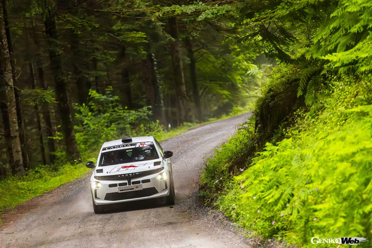 「WRCに帰ってくるランチア「イプシロン ラリー4 HF」を元王者ビアジオンがグラベルテスト【動画】」の6枚めの画像