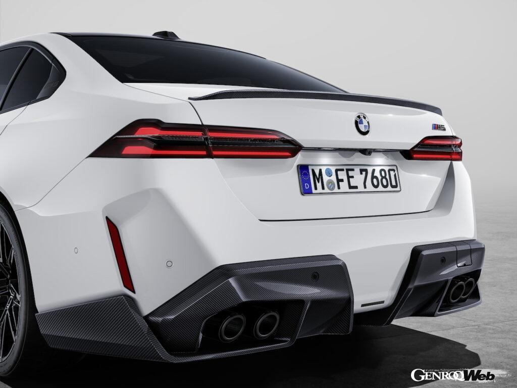 「新型「BMW M5」に早くもMパフォーマンスパーツ登場「迫力のカーボン製エクステリア」」の16枚目の画像
