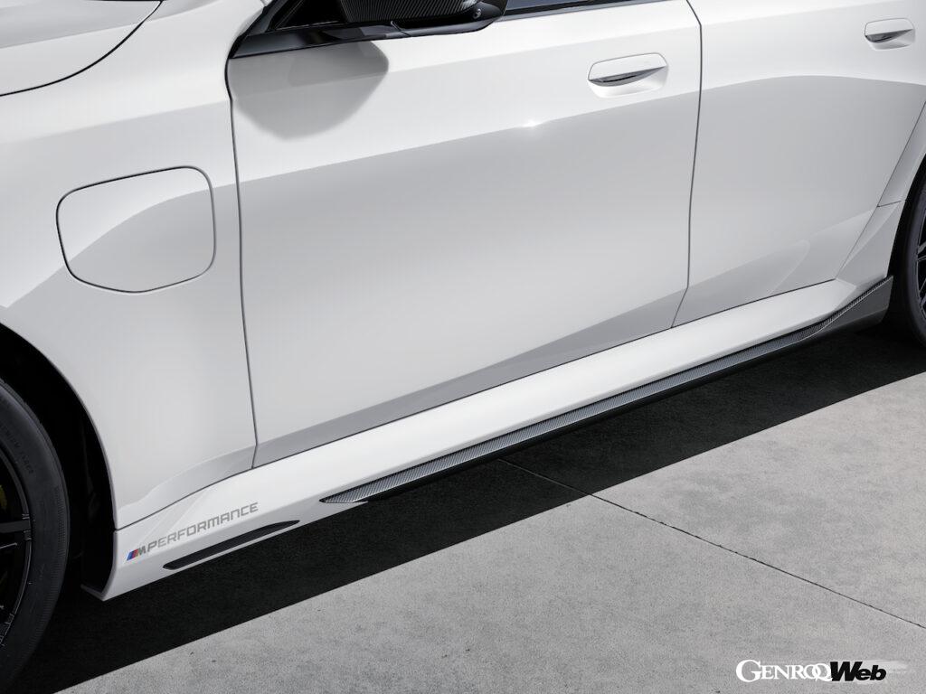 「新型「BMW M5」に早くもMパフォーマンスパーツ登場「迫力のカーボン製エクステリア」」の19枚目の画像