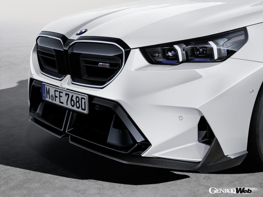 「新型「BMW M5」に早くもMパフォーマンスパーツ登場「迫力のカーボン製エクステリア」」の20枚目の画像