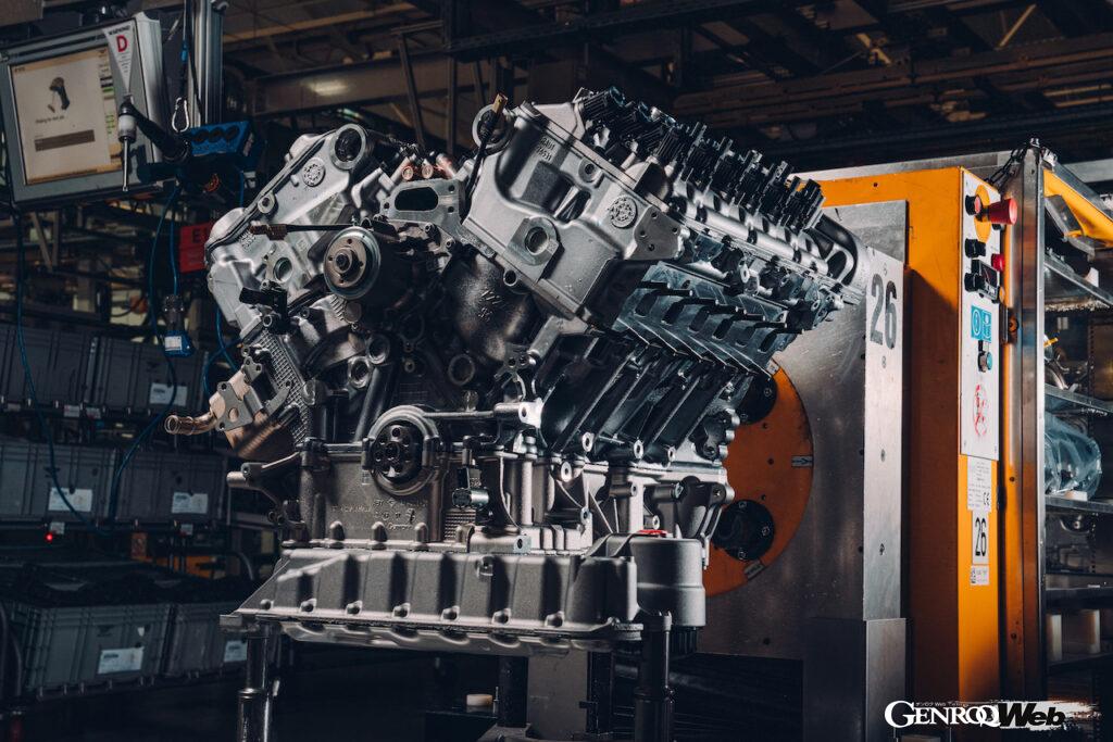 「ベントレーが6.0リッターW型12気筒エンジンの生産を終了「今後は最新V8ハイブリッドパワートレインに」」の1枚目の画像