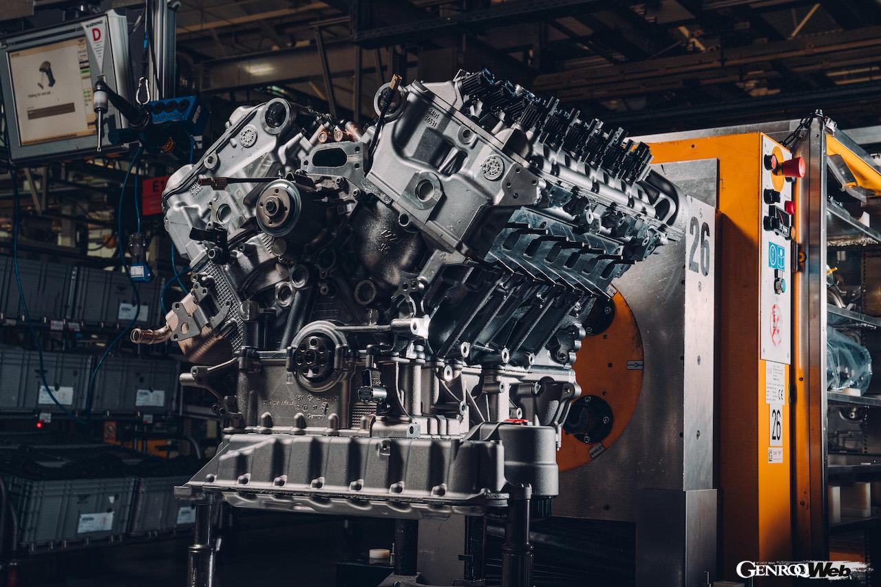「ベントレーが6.0リッターW型12気筒エンジンの生産を終了「今後は最新V8ハイブリッドパワートレインに」」の1枚めの画像