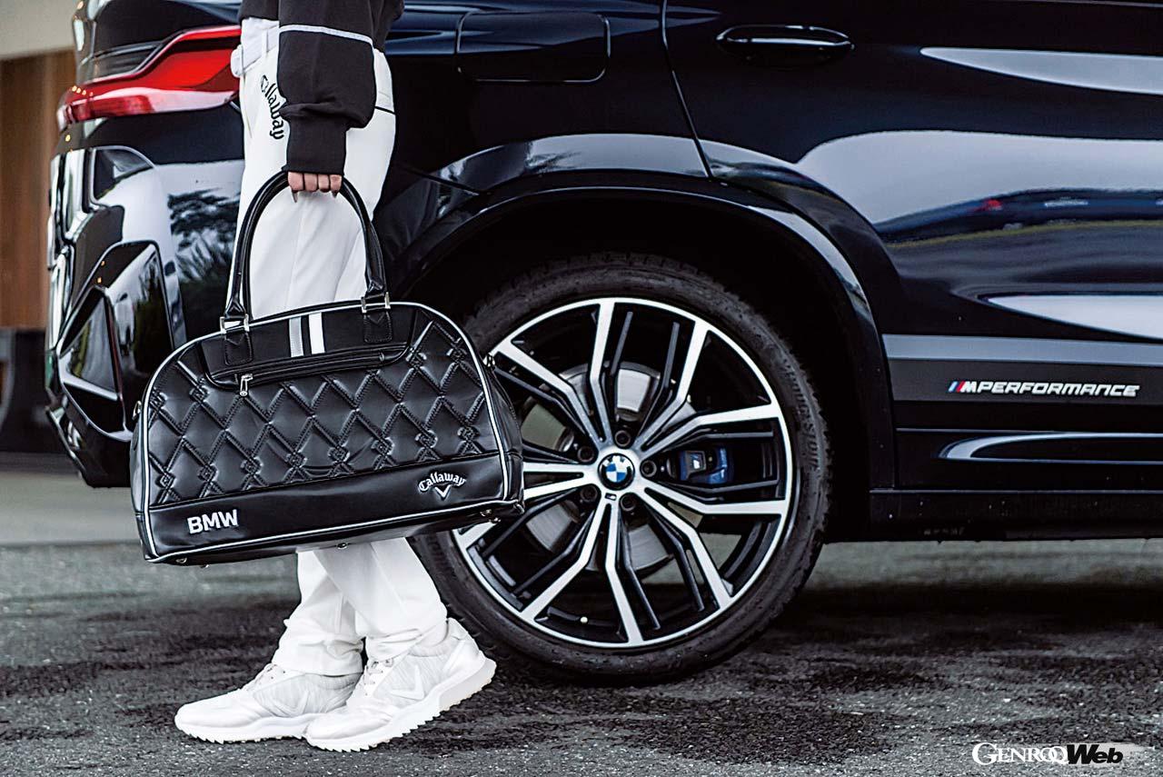 BMW×Callawayボストン・バッグ（レディース）は、キルティングのデザインが特徴。開口部はダブルジッパーで正面にポケットあり。2万3430円。