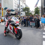 「現役MotoGPライダー中上貴晶選手が「ホンダ RC213V-S」で秋葉原に降臨する非日常な光景」の2枚目の画像ギャラリーへのリンク