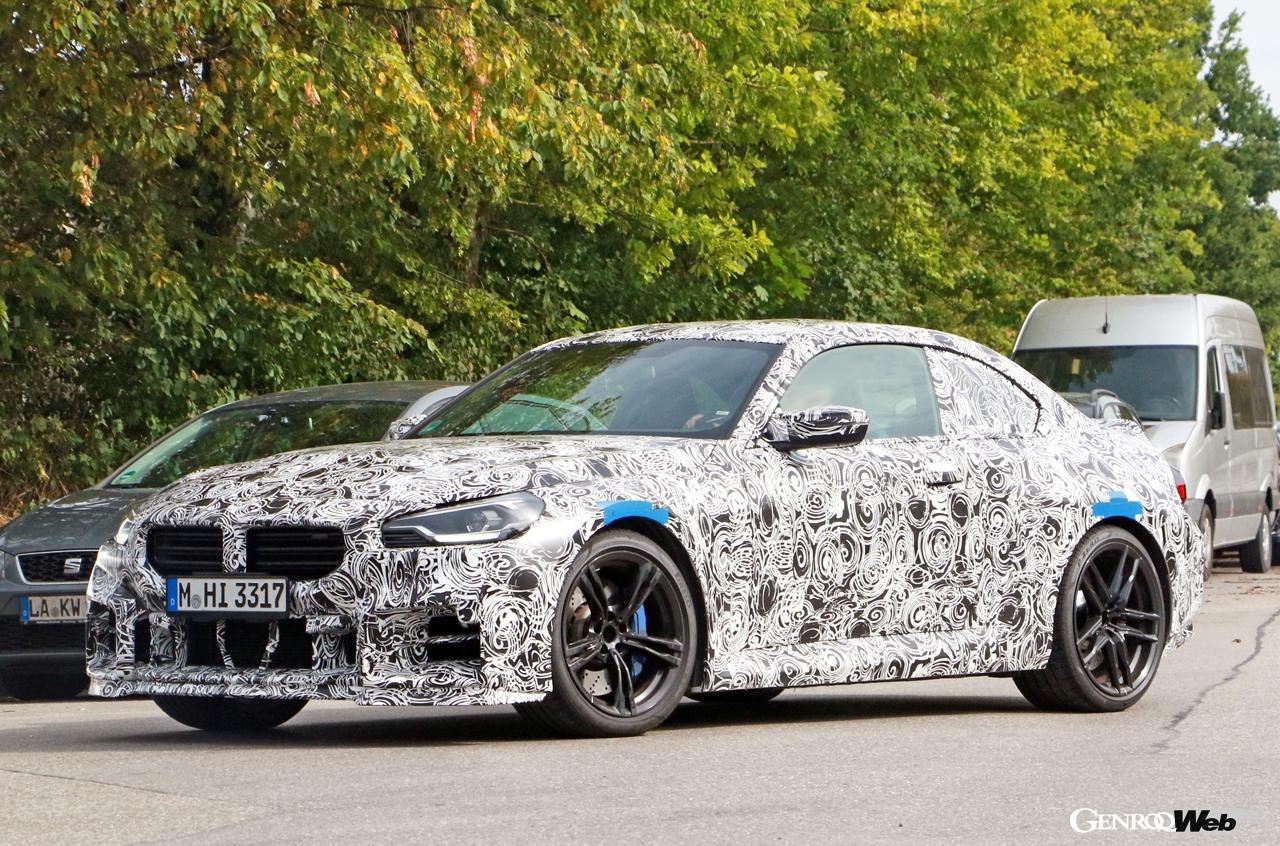 BMWの超高性能コンパクトクーペ「M2 CS」新型の量産型プロトタイプを捉えた。