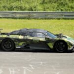 「「アストンマーティン ヴァルハラ」の高性能バージョン「AMR」はニュル最速を目指して開発中【スクープ！】」の4枚目の画像ギャラリーへのリンク