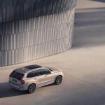 「ボルボの大型SUV新型「XC90」がデビュー「フル電動モデルのEX90風デザインに内外装アップデート」【動画】」の6枚目の画像ギャラリーへのリンク