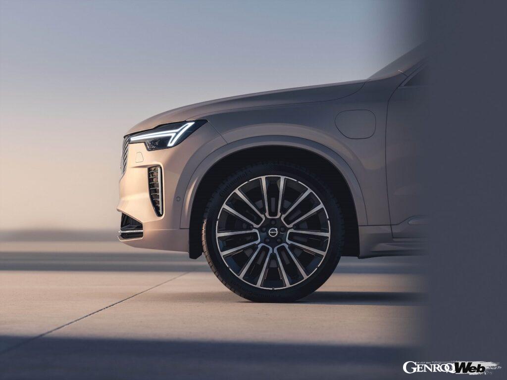 「ボルボの大型SUV新型「XC90」がデビュー「フル電動モデルのEX90風デザインに内外装アップデート」【動画】」の11枚目の画像